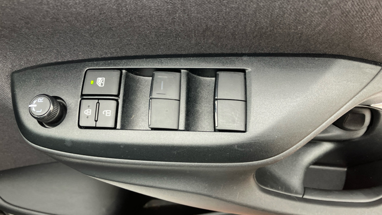 Toyota Yaris 1.5 Hybrid Design 5dr CVT Hybrid Hatchback